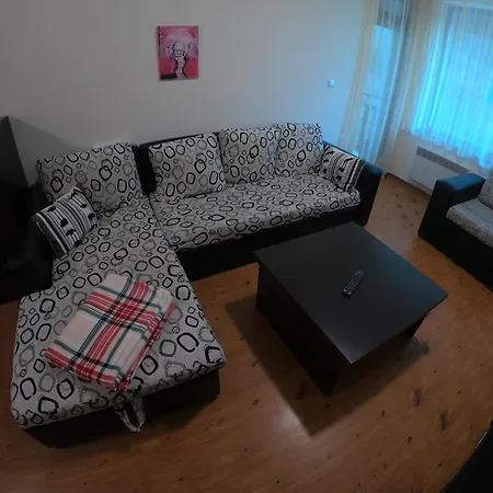 In Forest Glade Apartment